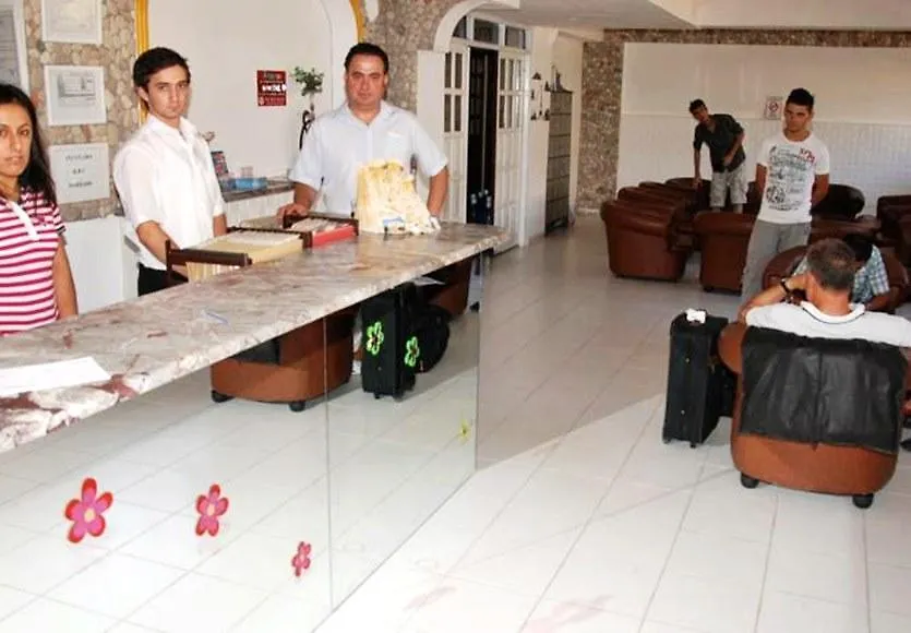 Club Prestige Hotel Kusadası 4*,